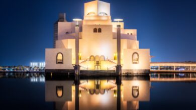 how traditional Qatari architecture is reflected in modern Doha